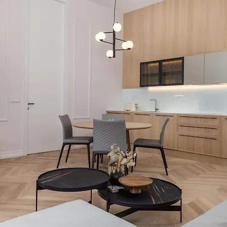 Apartment Plaza *