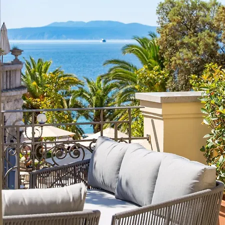 Plaza * オパティヤ